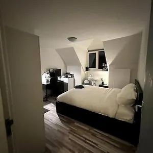 Appartement 404 - - By T&s. 